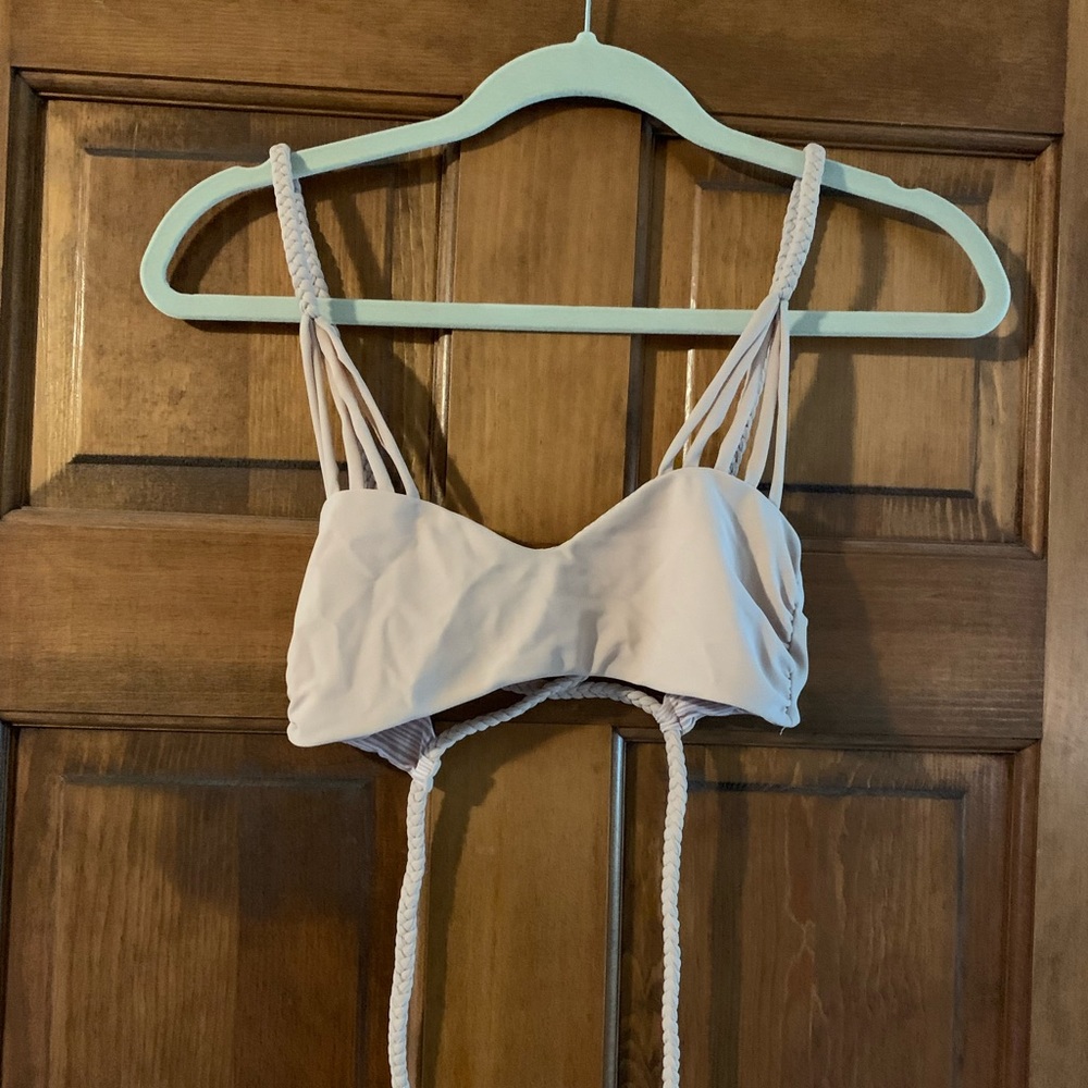 Acacia Samoa Top and Axel Bottom in color Naked